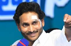 Srikakulam welcomes Jagan with a sea of supporters on Day 22