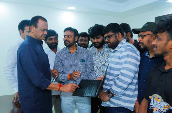 People should support films like 'Mechanic' that are useful to society: Minister Komatireddy Venkatareddy