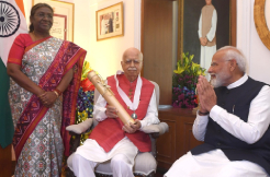 LK Advani conferred Bharat Ratna by President Murmu
